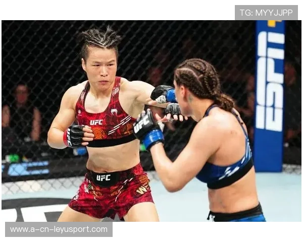 张伟丽继续作战动作衔接训练